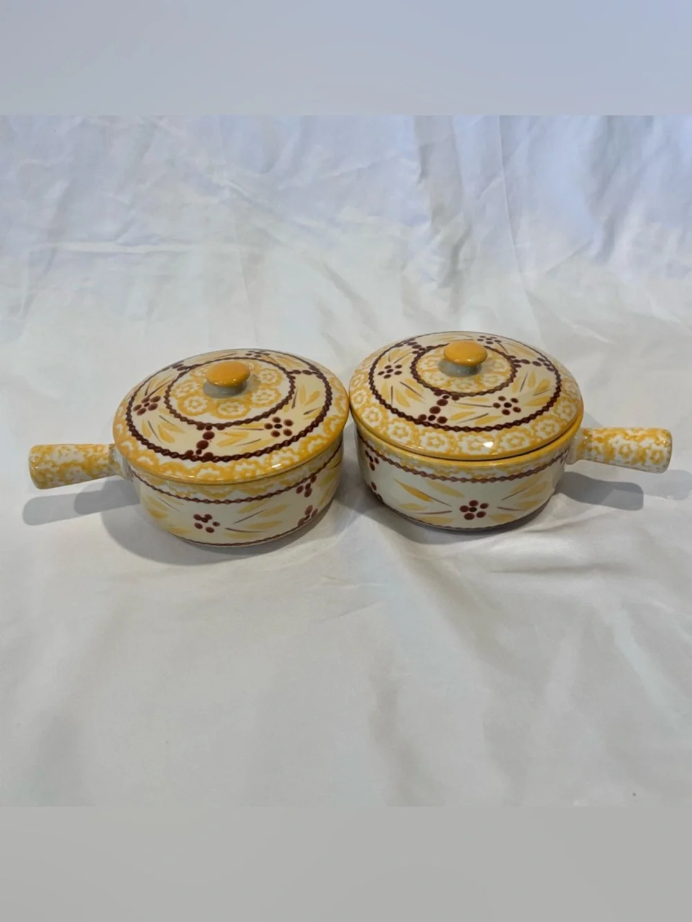 Temp-tations by Tara Old World Soup Crock Bowls Set of 2 w/ Lids Yellow Floral